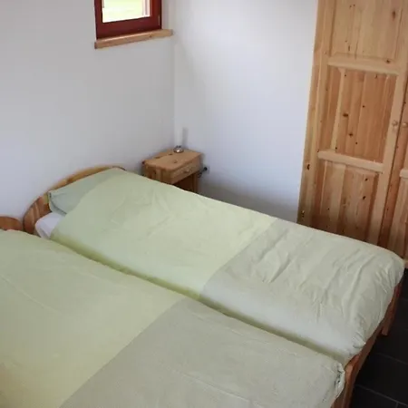 Haus Mit Grossem Garten, Terrasse Und Balkon *