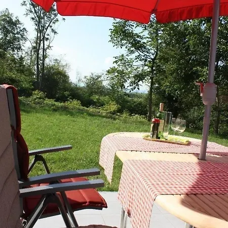 Haus Mit Grossem Garten, Terrasse Und Balkon Holiday home